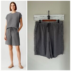 EILEEN FISHER L Puckered Organic Linen Shorts in Grey • Gingham Moon Ash Gray